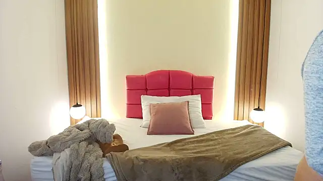 ivonneross_ (F young) - Spank +Open pussy👋🏻🌸