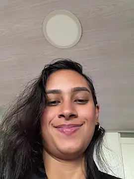 Webcam Model (LunaHeat)  is live.Free join now!