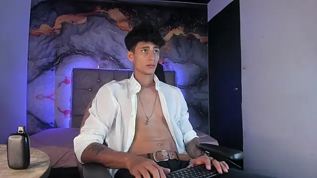 MaxiimoRomano_ webcam