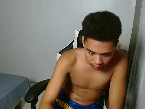 curlyasian_njxx webcam