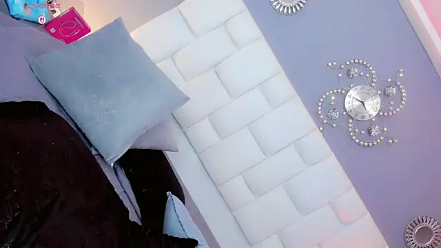 Kisses_Sophia webcam