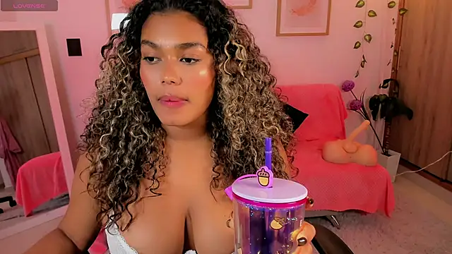 aleja_montiel__ webcam