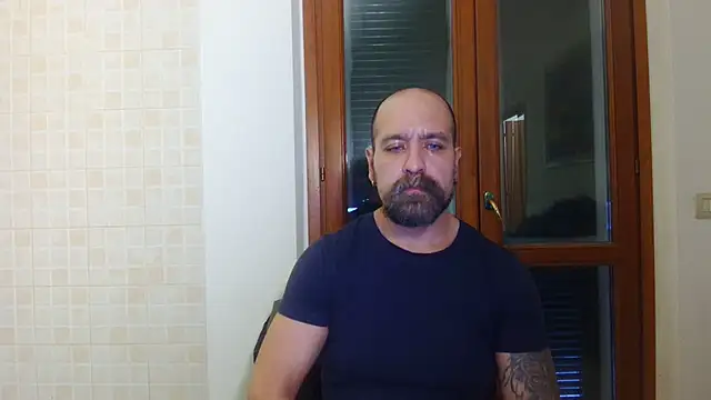 amirdib2025 - AMIRDIB2025's free webcam - UK Sex Cams