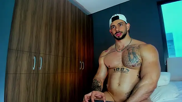 massimo_visconti (M young) - flex and lick biceps