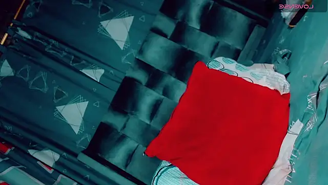 CharlotteBigCock webcam