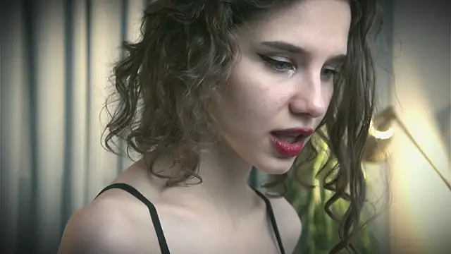 happynewdear (F young) - TAKE A LOOK UNDER SKIRT+PANTIES CAMELTOE