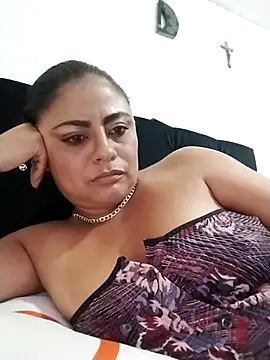 elizabethweil (F milf) - Ocean squirt for you