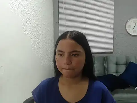 kimmyfuckass (F teen) - flash tits