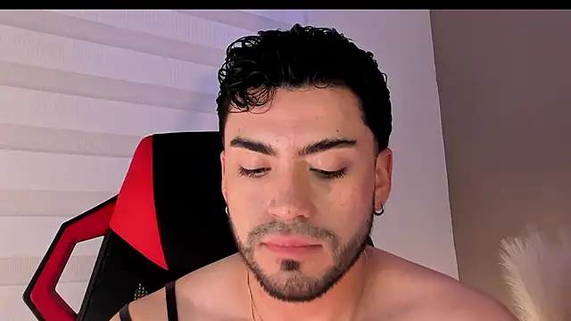 alexander_diazz - Alexander_Diazz's free webcam - UK Sex Cams