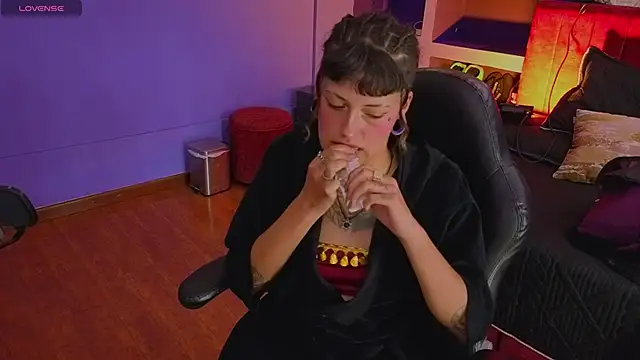 _sharlotte777 webcam