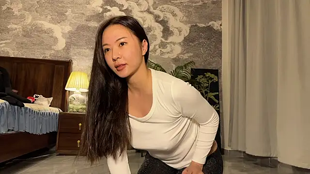 美女meowLili在线直播