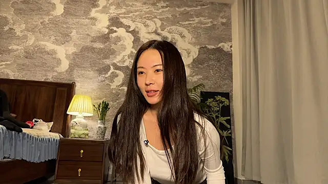 美女meowLili在线直播