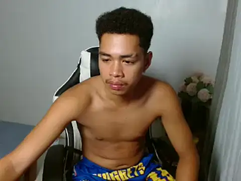 curlyasian_njxx webcam