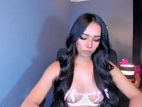 xUrGoddess_islaCumsAlotx webcam
