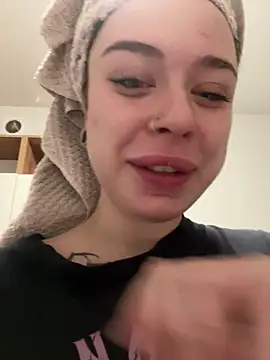 AlishaOfThorns webcam