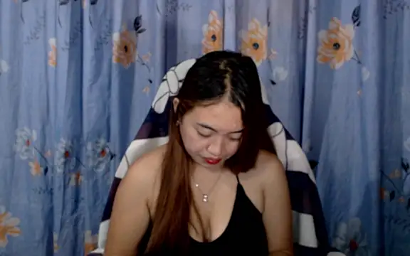 urlover_mae26 webcam