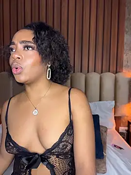 CharlothMavis webcam