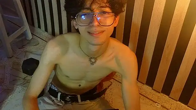 Twink_Sebas7 webcam
