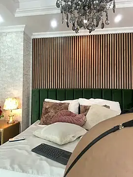 Webcam Model (MonicaMoret)  is live.Free join now!