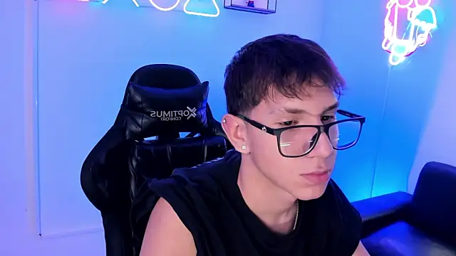 Adrien_silex live sex cam