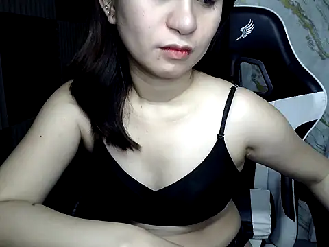 Mia_2022 webcam