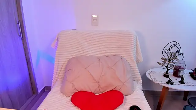 skeeter_ss (F young) - Zoom doggy view