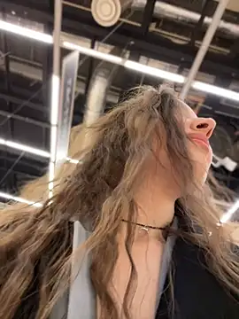 ICrazyOneIRL's live cam