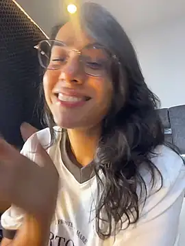  PilarJones_ chat room