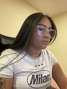 Alyha_Cortes webcam