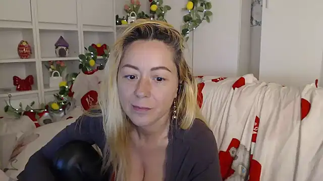 _karolynesyera_ webcam