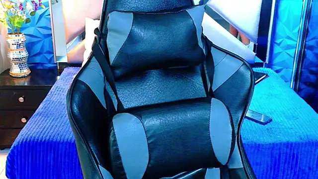 Oliver_Jamees webcam