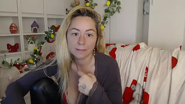 _karolynesyera_ webcam