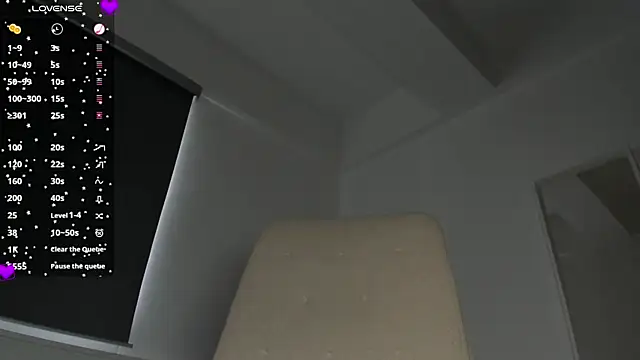 laura-hills18 - Laura-hills18's free webcam - UK Sex Cams