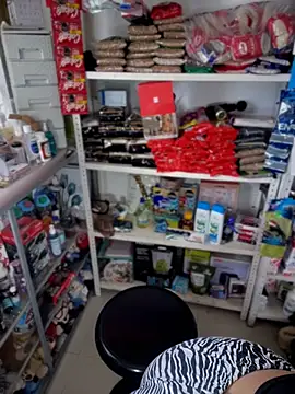 sammyqueenx21 (G milf) - cream for my boobs public