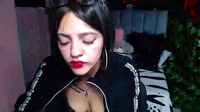 Violettasquirt webcam