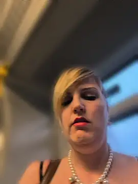 sexybiene969 (F milf) - Dildo BJ in public