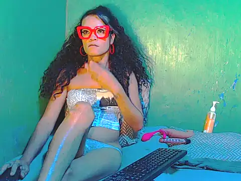 ToiletPlayBarbieDoll webcam