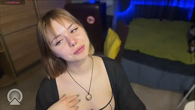 xxx_sandra_ (G young) - naked 2 girls