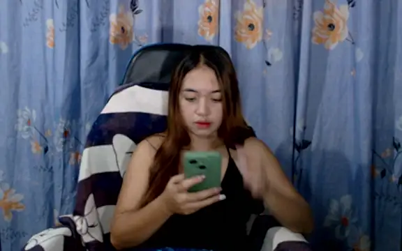 urlover_mae26 webcam