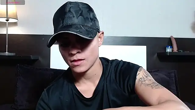 Liiamthompson webcam