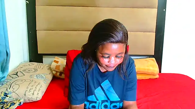 SpicyKittyxxx webcam