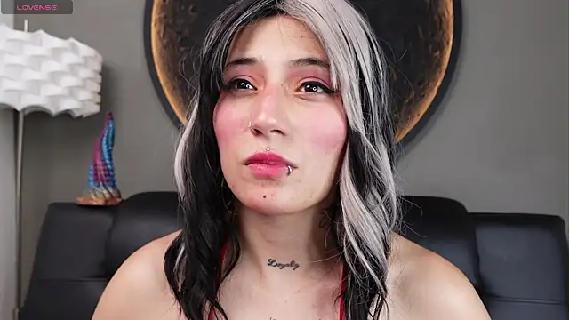 miss_sharlotte18 webcam