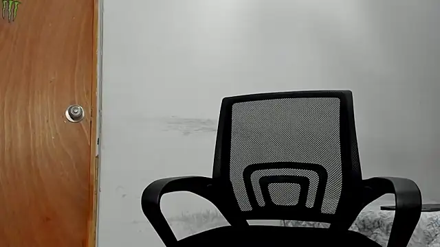 andrew_rose_ (M twink) - masturbate for 10 minutes