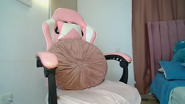 emmily_forev3r webcam