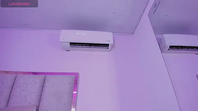 violeta_olsen webcam