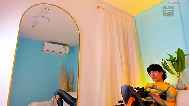 cheys_mast (M twink) - super fast push-ups x15