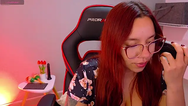 samantha_tattu webcam