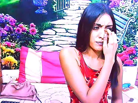 IndianPretty14u2Luv webcam