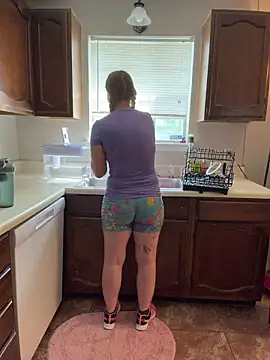 roxyredxo12 - RoxyRedXO12's free webcam - UK Sex Cams