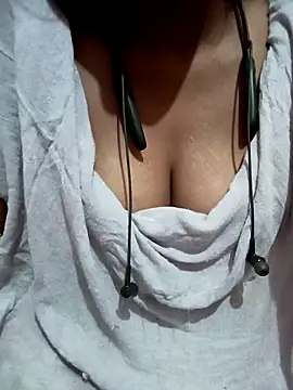 kaviyaponnu0987 webcam